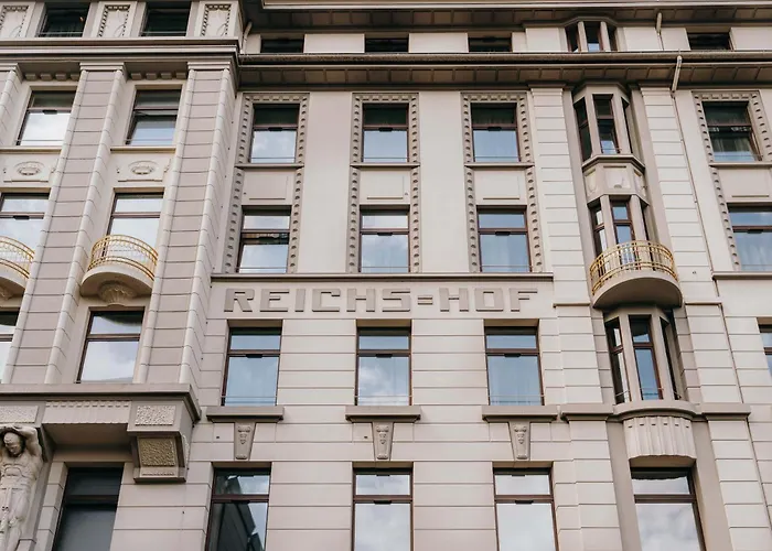 Luxury hotel only: Reichshof Hotel Hamburg